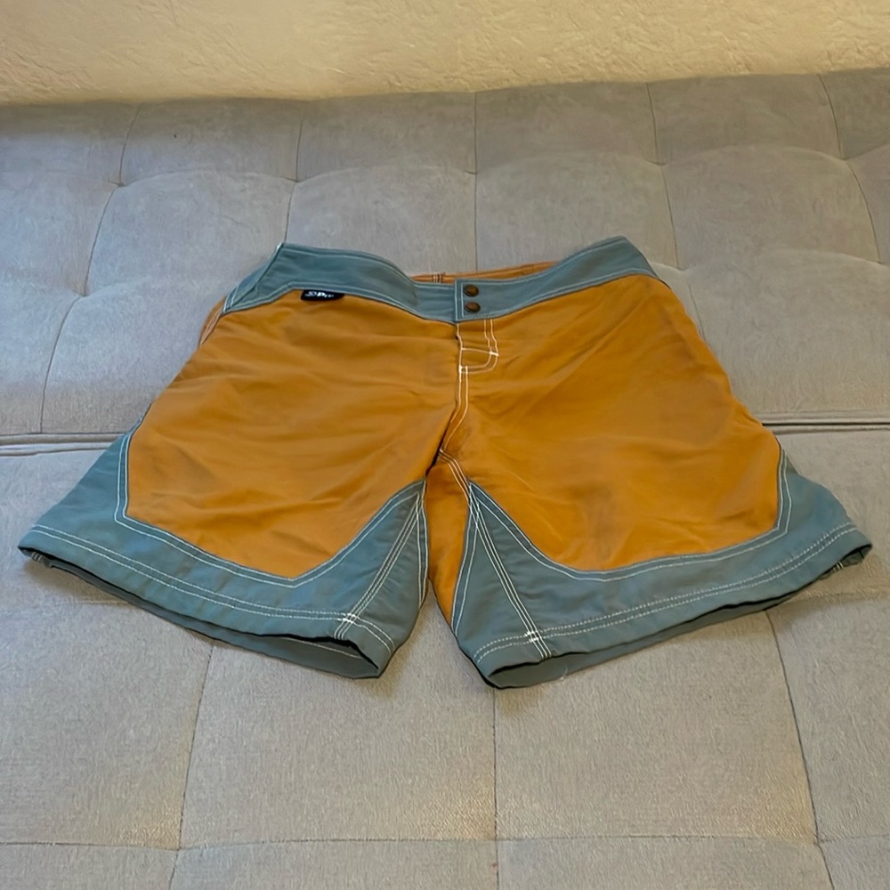 Piko board shorts men’s size small to medium